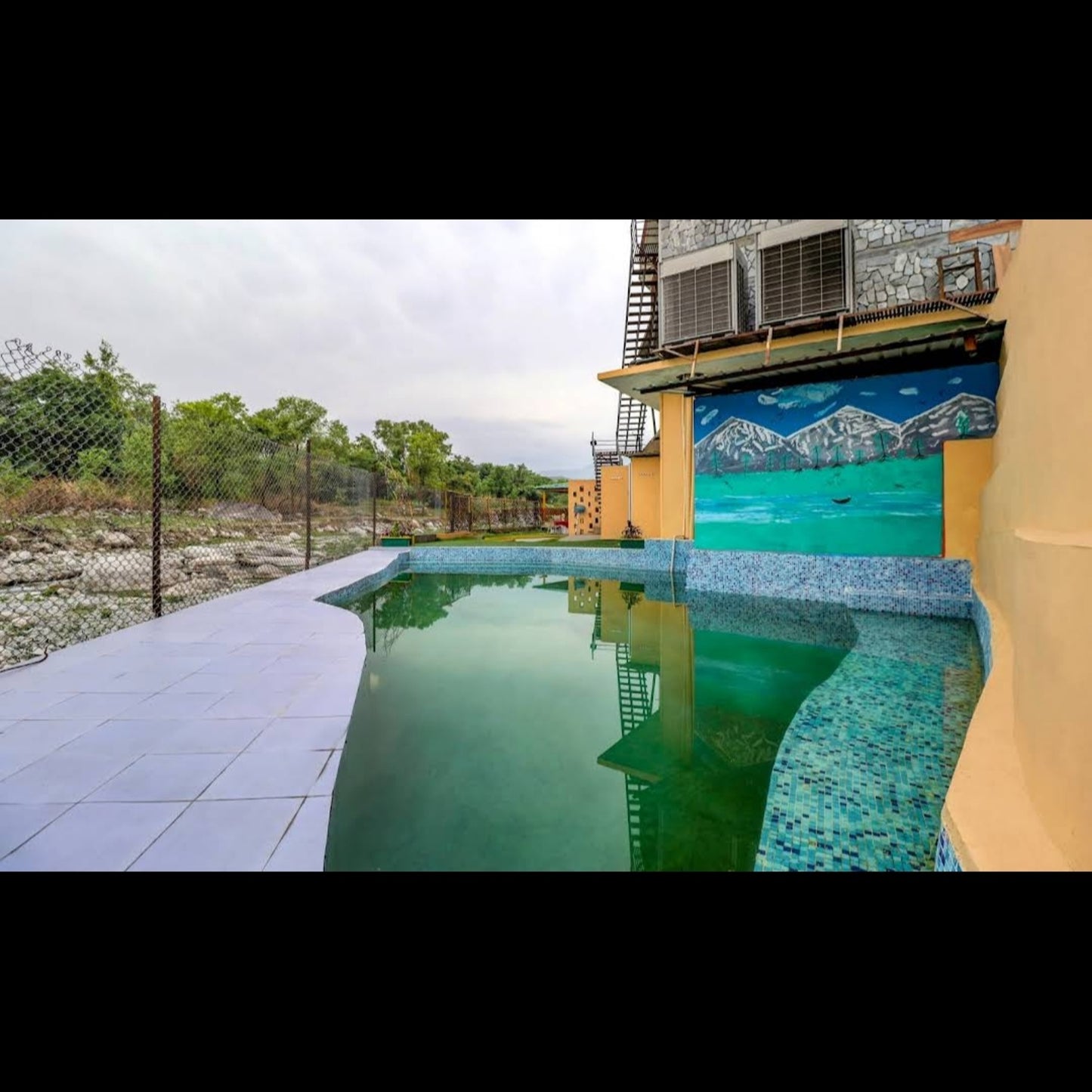 The Trance - A Riverside Resort Hotel