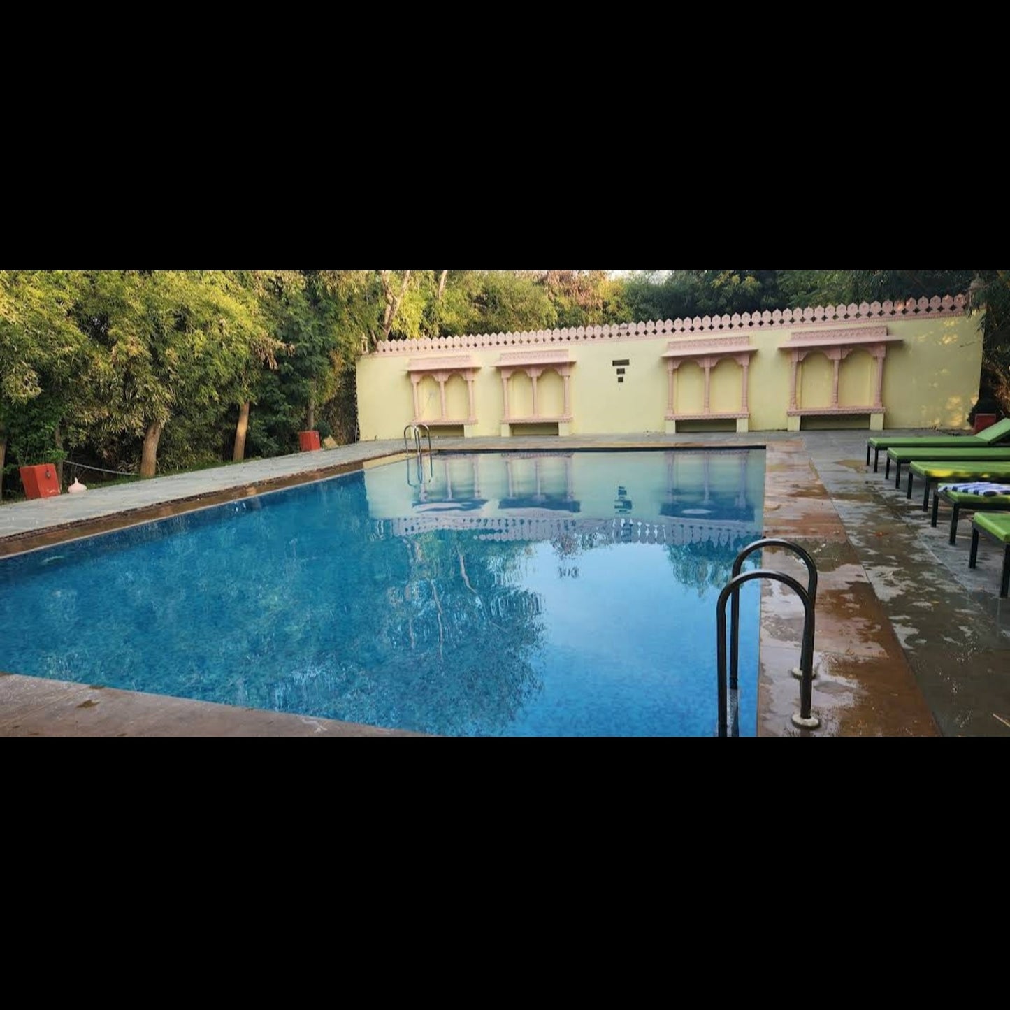 Jungle Cave Resort Udaipur