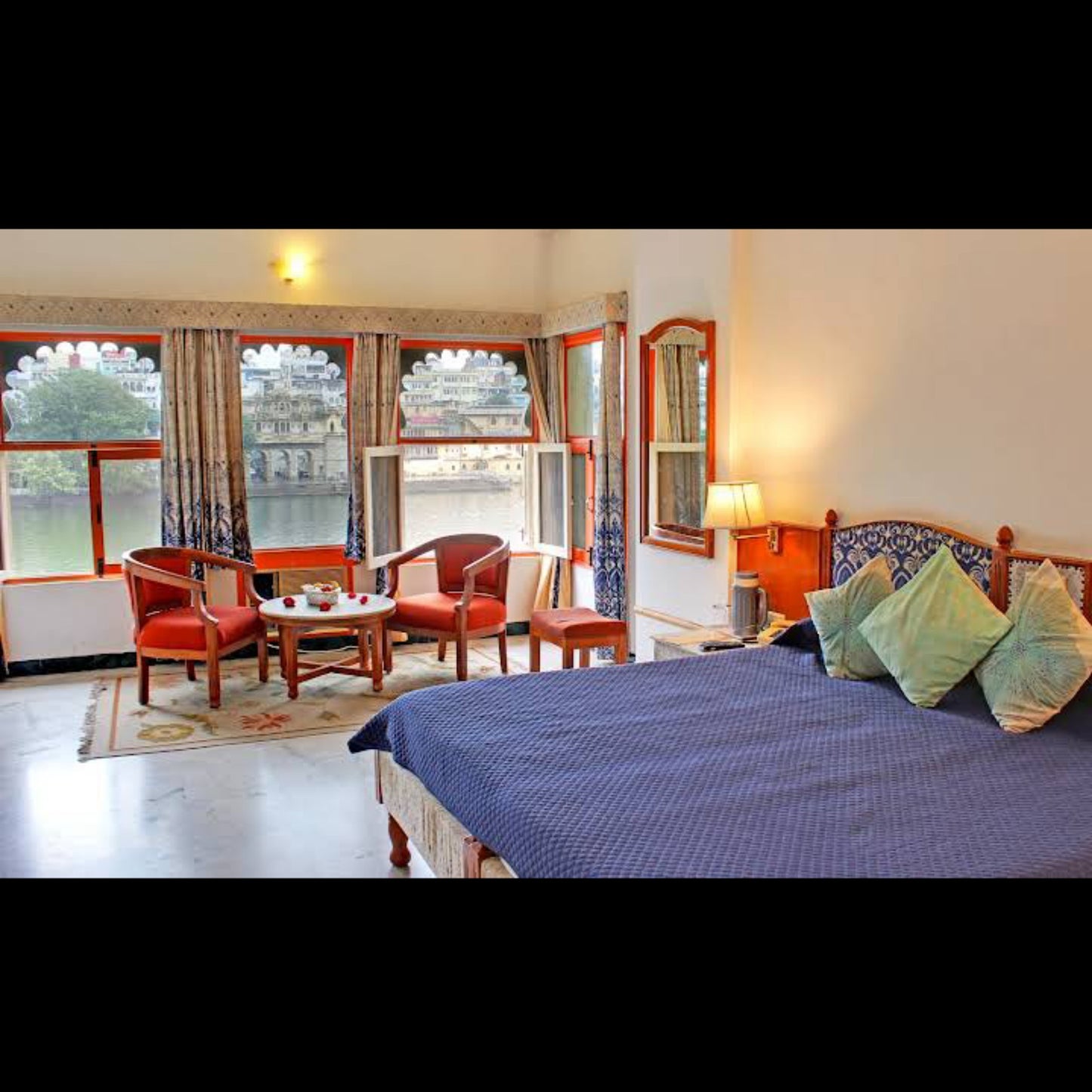 Hotel Sarovar A Boutique Lake Facing