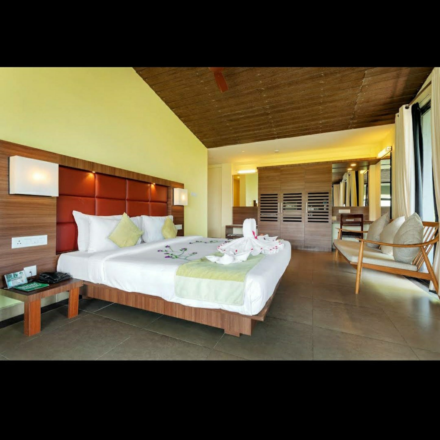 The Mountain Courtyard Thekkady