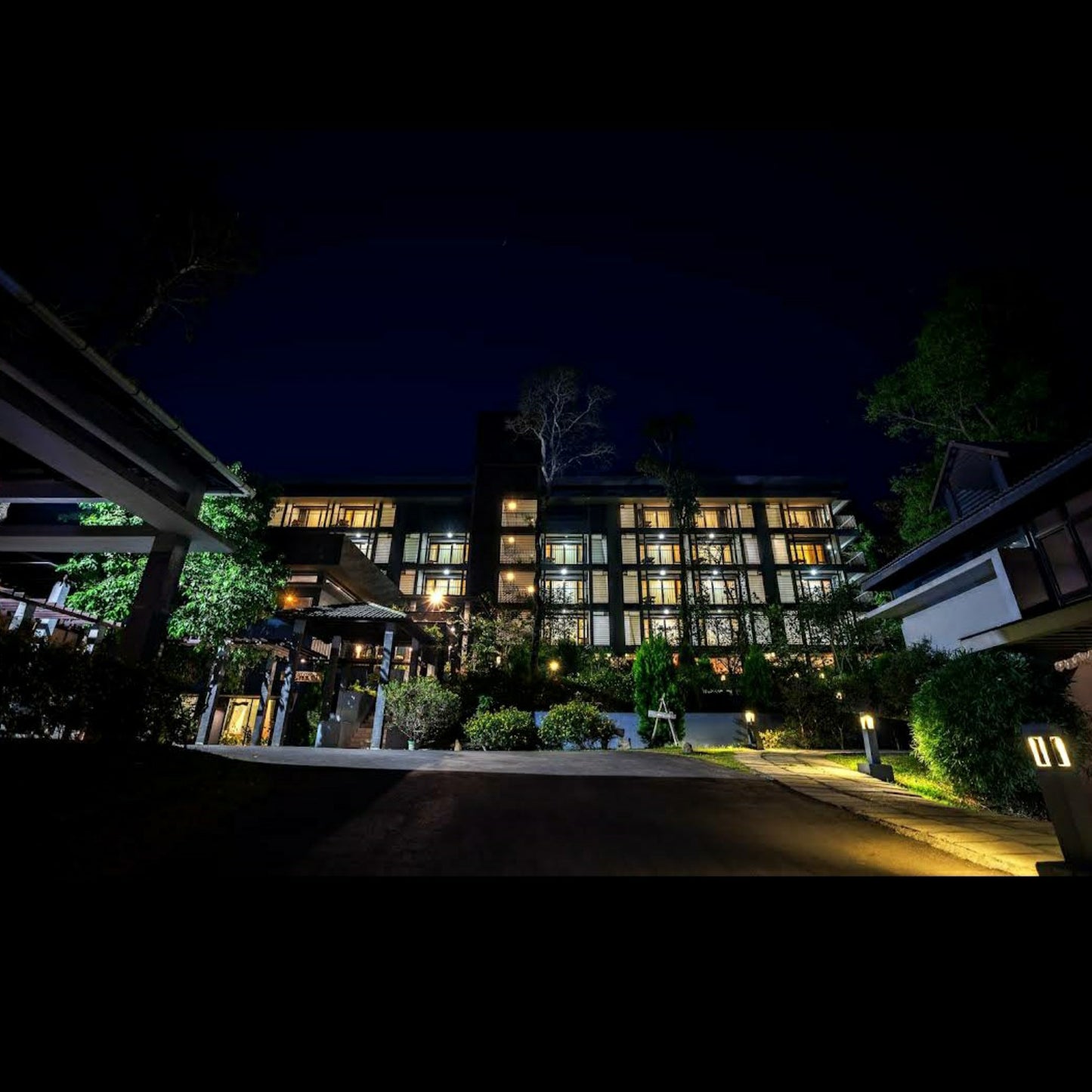 The Mountain Courtyard Thekkady