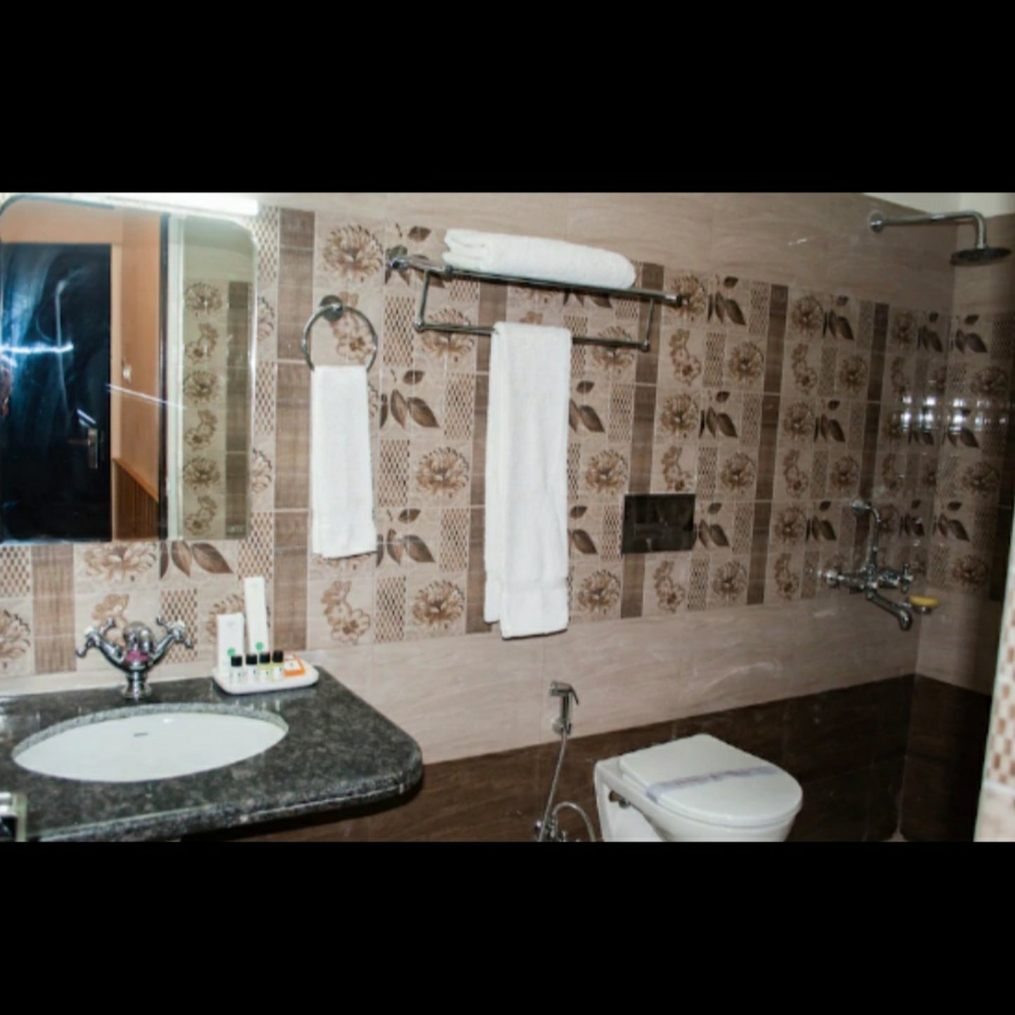 Seven Hills by Him Haults Hospitality_Shimla