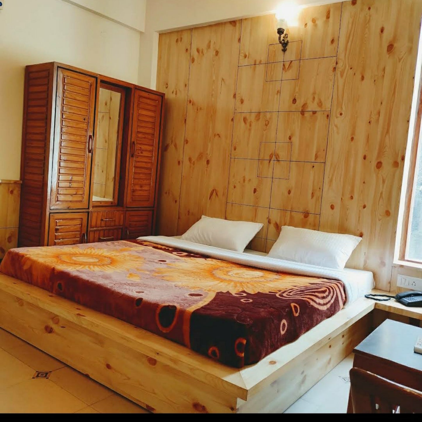 Greenwoods Inn BAR _ Restaurant_Dharamshala